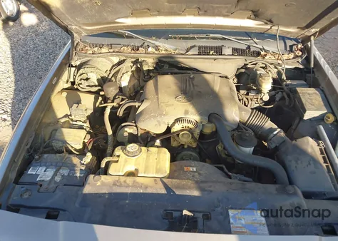 2001 Mercury Grand Marquis Gs z USA, uszkodzony, nr VIN 2MEFM74W11X714002